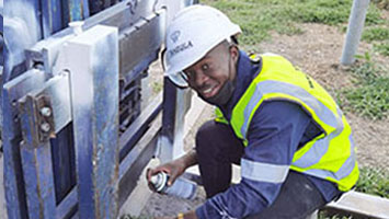 Zangula Welding and Quality Consultancy CContact us Lady with head phones and a microphone taking calls